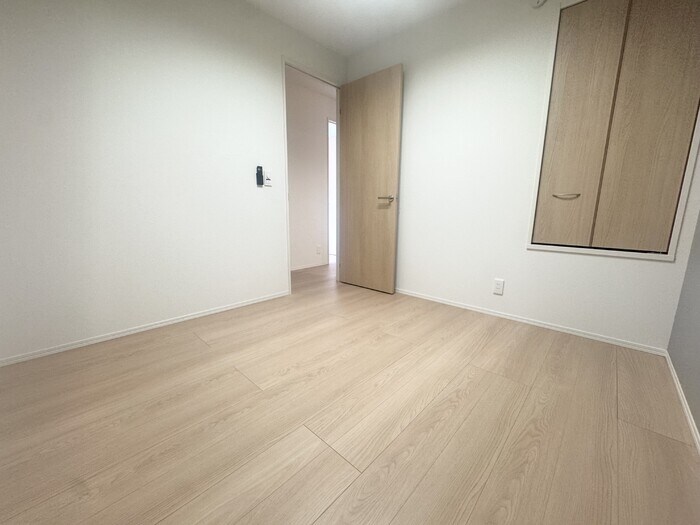 物件内観写真12　(洋室)