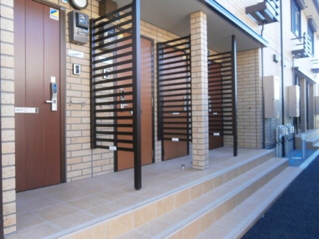 物件外観写真3　(エントランス)