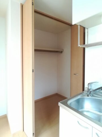 物件内観写真15　(収納)