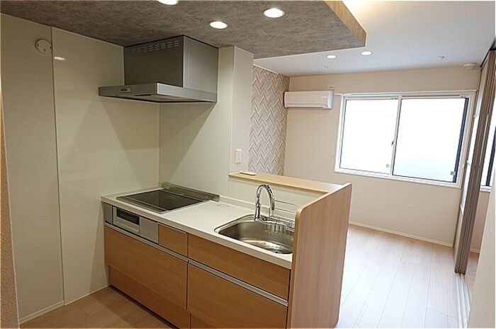 物件内観写真6　(システムキッチン（ＩＨ・タッチレス水栓）)