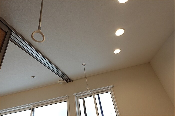 物件内観写真17　(室内物干し)