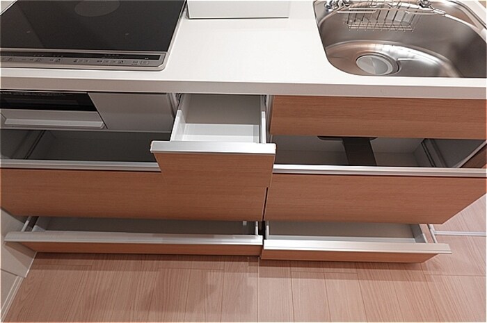 物件内観写真18　(キッチン・収納)