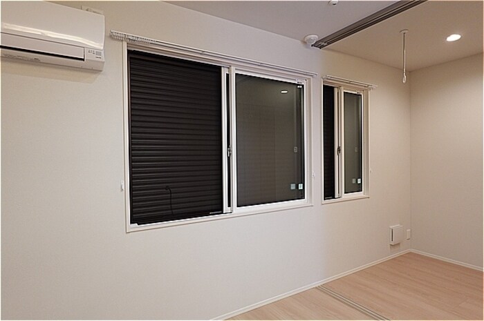物件内観写真22　(シャッター雨戸)