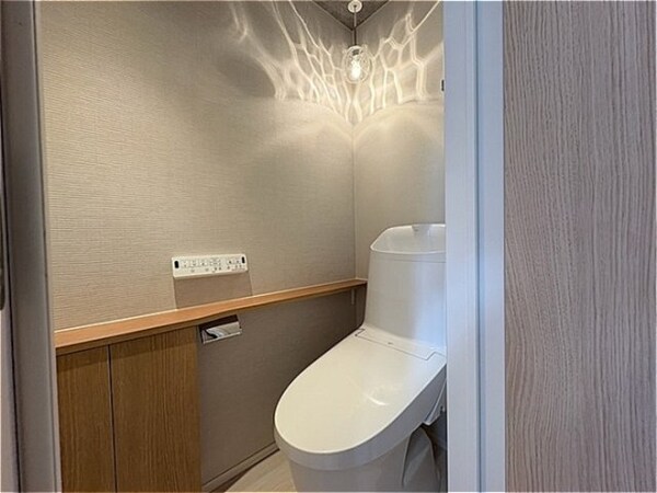 トイレ(温水洗浄暖房便座のトイレ)