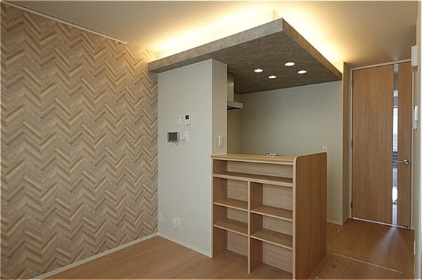 キッチン(キッチン・下がり天井の間接照明)