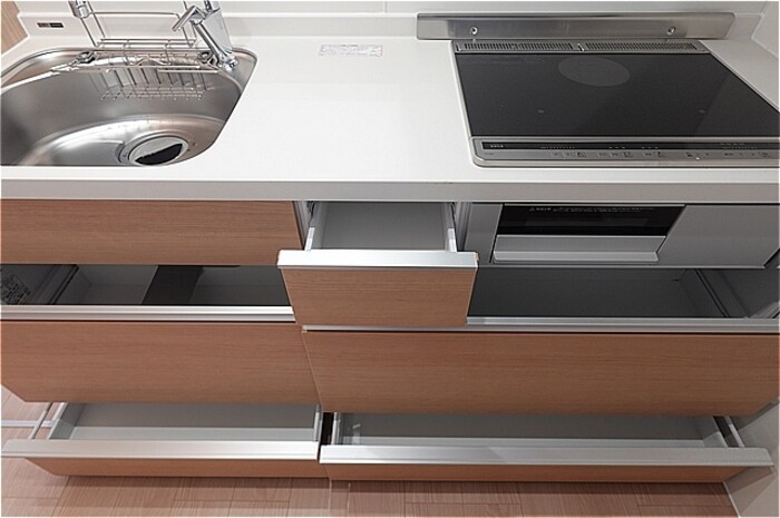 物件内観写真17　(キッチン・収納)