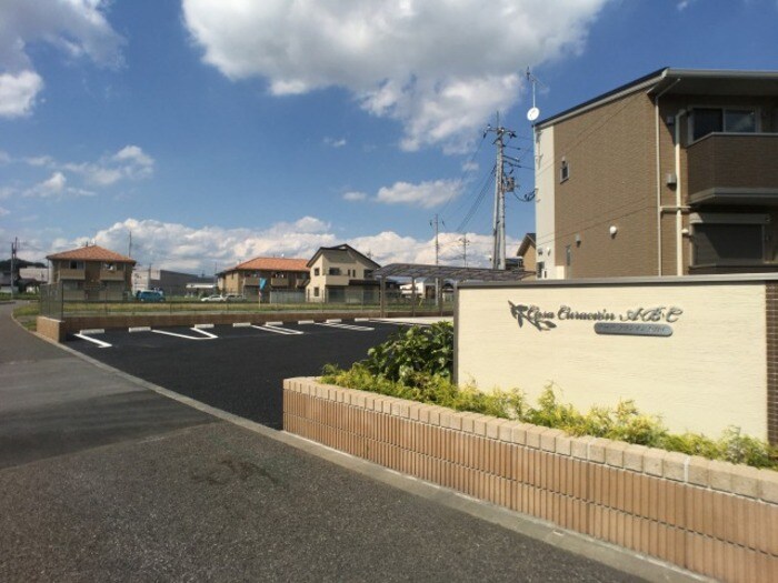 物件外観写真4　(エントランス)