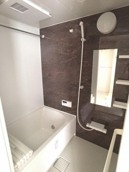 物件内観写真7　(換気暖房乾燥機付浴室)