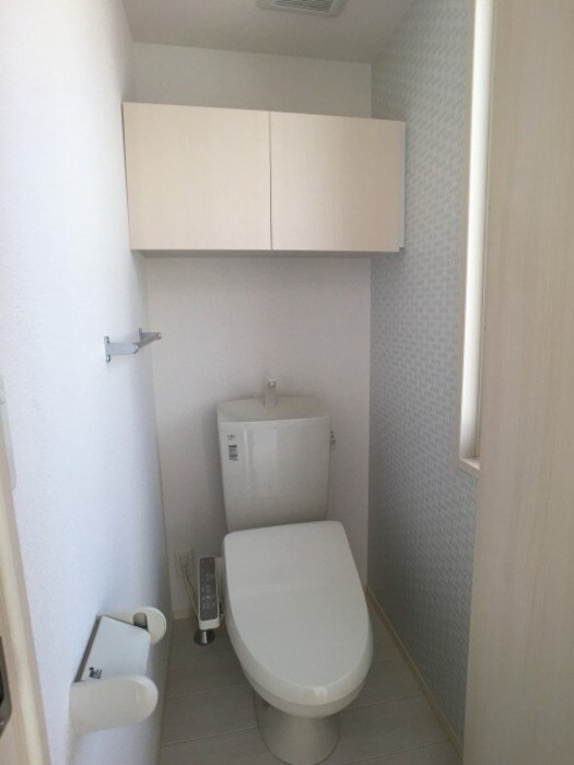 物件内観写真10　(温水洗浄暖房便座)