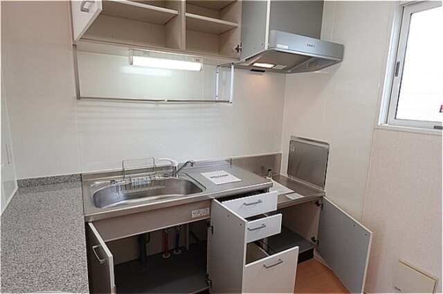 物件内観写真18　(キッチン・収納)