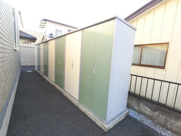 物件内観写真24　(Ａ棟側に外部物置有ります)