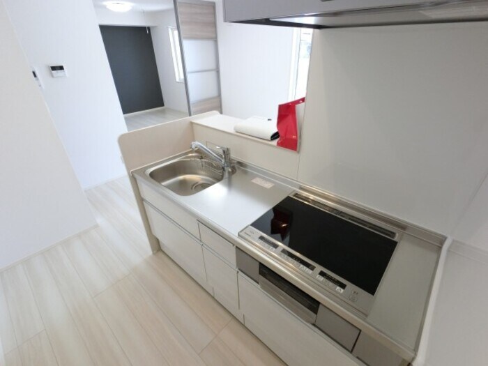 物件内観写真8　(IHクッキング・蛇口一体型浄水器（別途契約）付き対面キッチン)