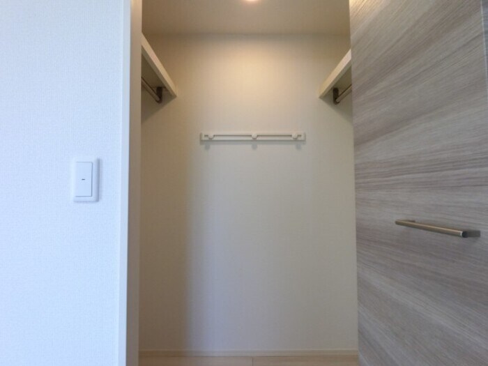 物件内観写真13　(ウォークインクローゼット)