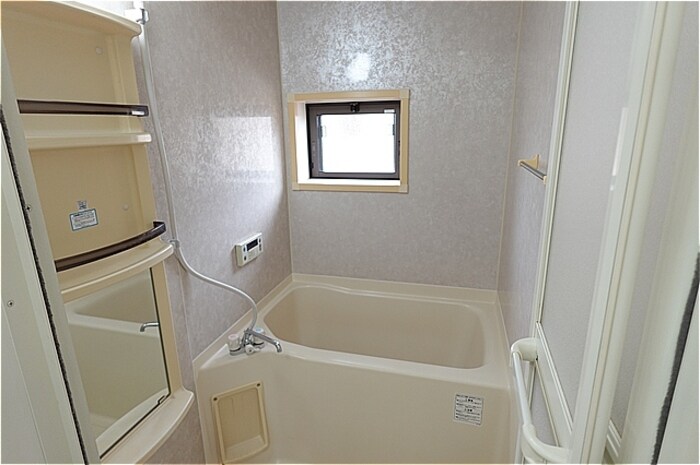 物件内観写真8　(浴室)