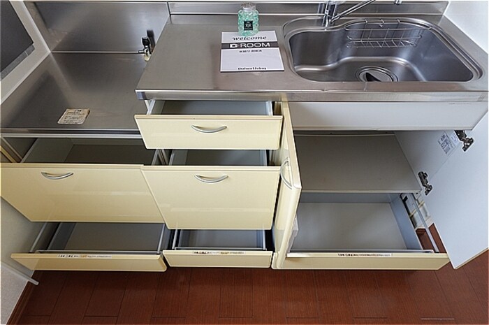 物件内観写真19　(キッチン・収納)