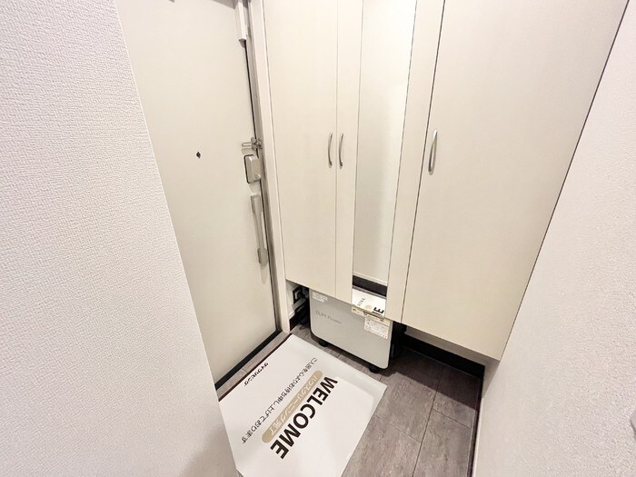 物件内観写真19　(玄関の中)