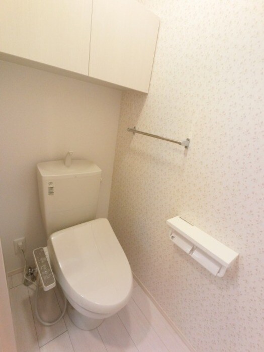 物件内観写真12　(温水洗浄暖房便座)