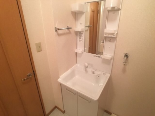 物件内観写真9　(洗髪洗面化粧台)