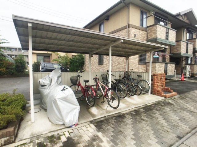 物件内観写真17　(駐輪場)