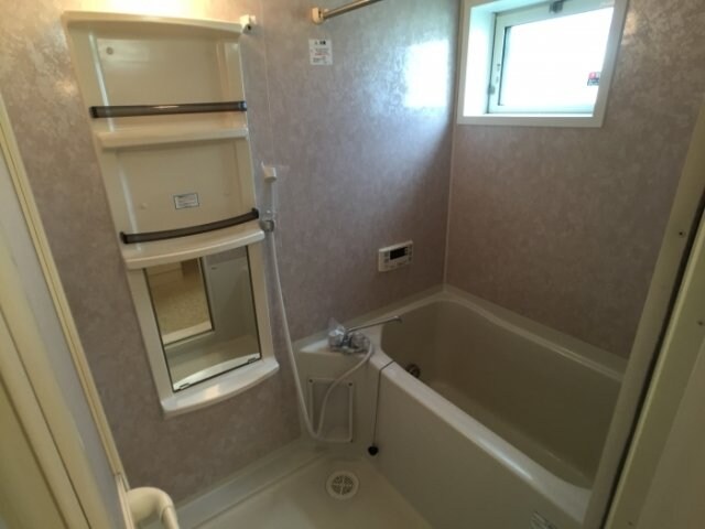 物件内観写真8　(換気暖房乾燥機付浴室)