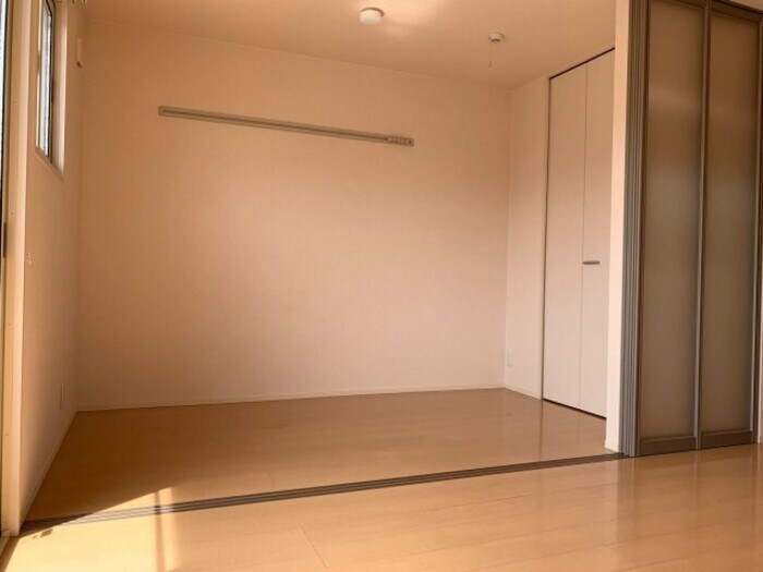 物件内観写真9　(洋室)