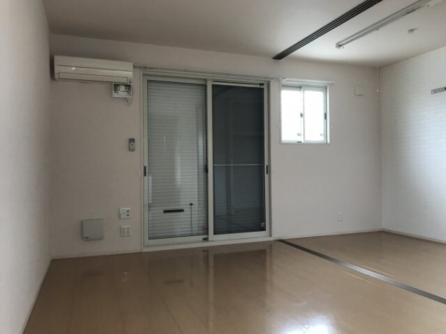 物件内観写真12　(シャッター雨戸)