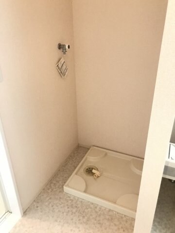 物件内観写真13　(洗濯機置き場)