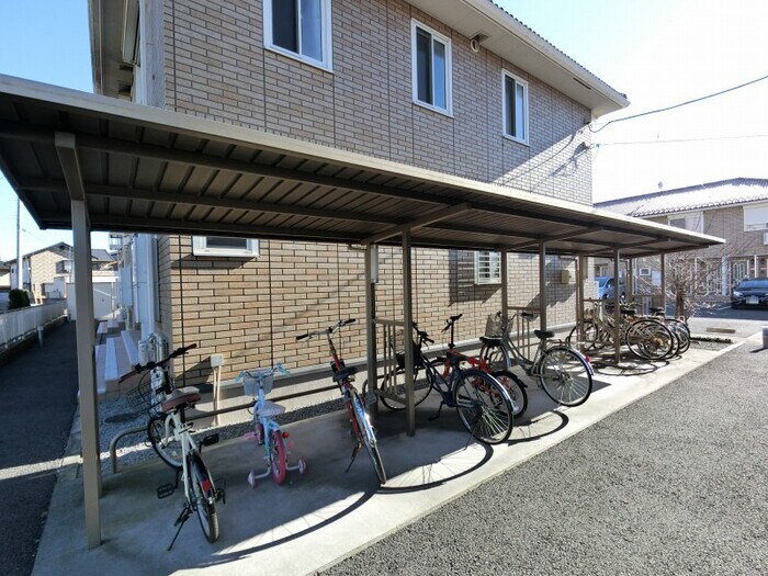 物件内観写真15　(駐輪場)