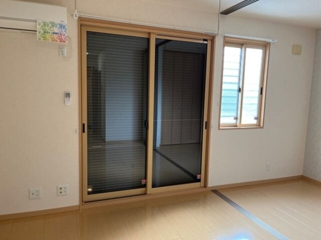 物件内観写真15　(シャッター雨戸)