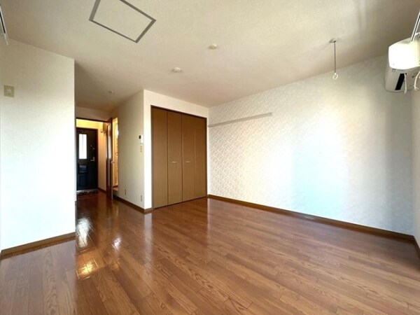 居室(LDK（別角度）)