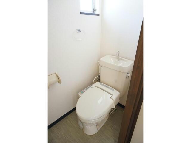 物件内観写真7　(同型別部屋　ウォシュレット)