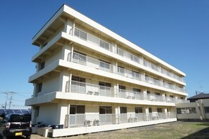 ルミエールB棟外観写真