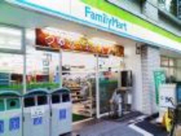周辺環境(ファミリーマート国分寺川中子店まで1,452ｍ)