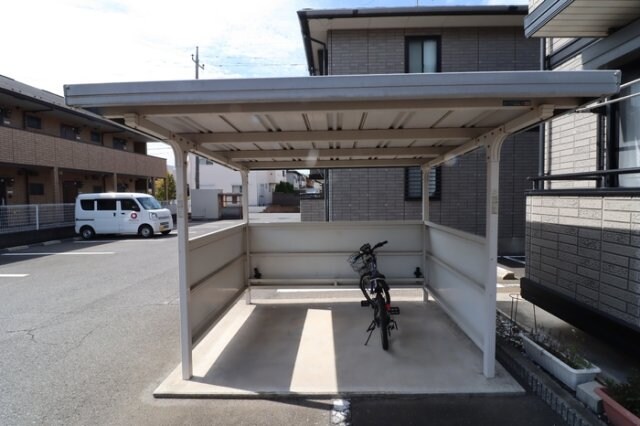 物件内観写真16　(駐輪場)