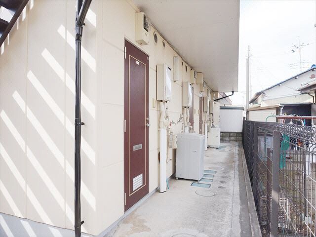 物件外観写真3　(同タイプ別室)