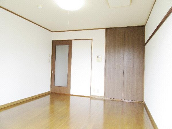 居室(画像は101号室)
