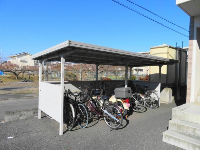 物件内観写真5　(駐輪場)