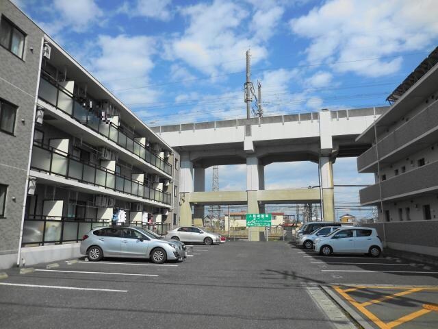 物件外観写真3　(駐車場)