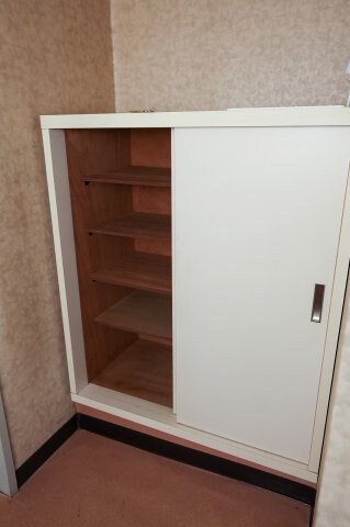 物件内観写真15　(下駄箱がございます)