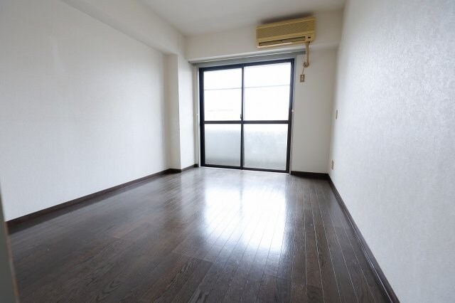 物件内観写真5　(※同間取りの305号室のお写真です)