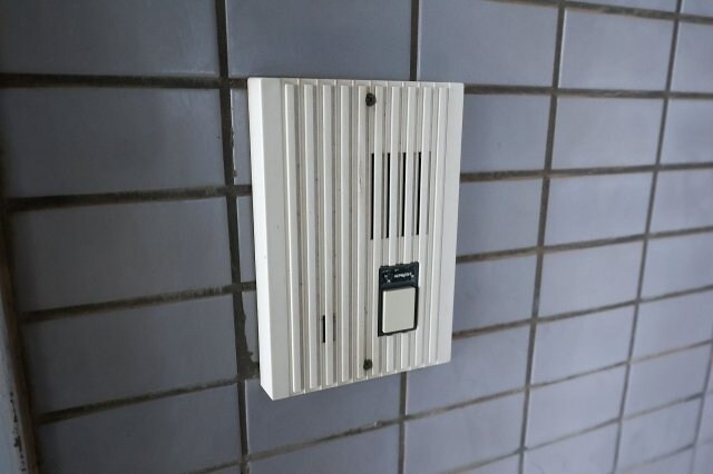 物件内観写真18　(玄関ドアホン※同間取りの305号室のお写真です)