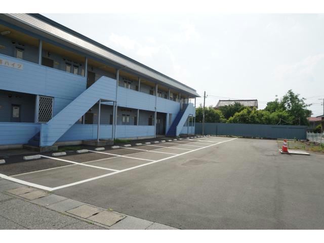 物件外観写真3　(駐車場)