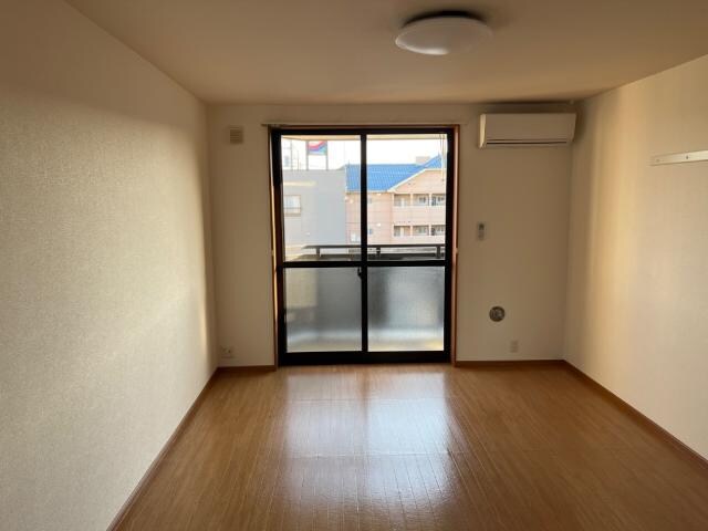 物件内観写真8　(洋室)