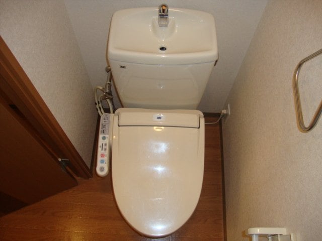 物件内観写真14　(シャワー付キトイレ)