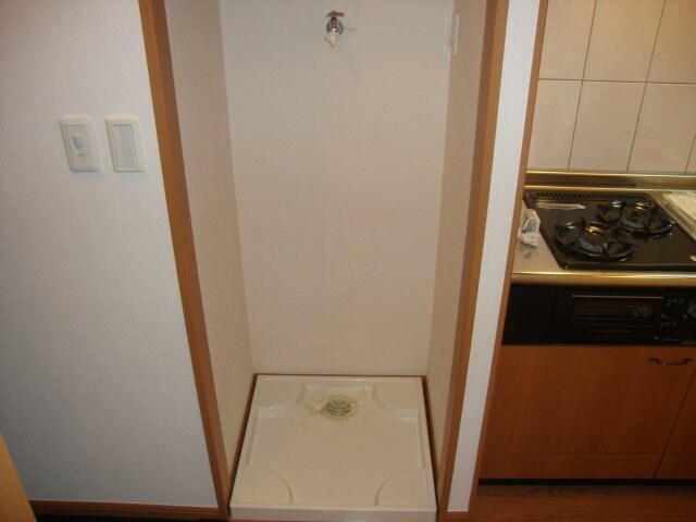 物件内観写真17　(洗濯機置場)