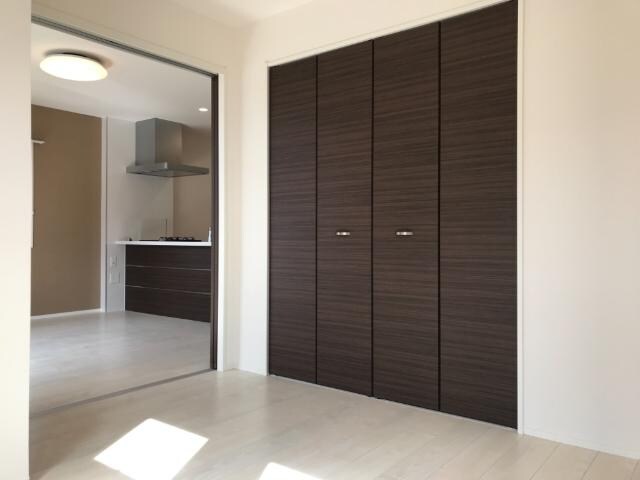 物件内観写真13　(洋室)