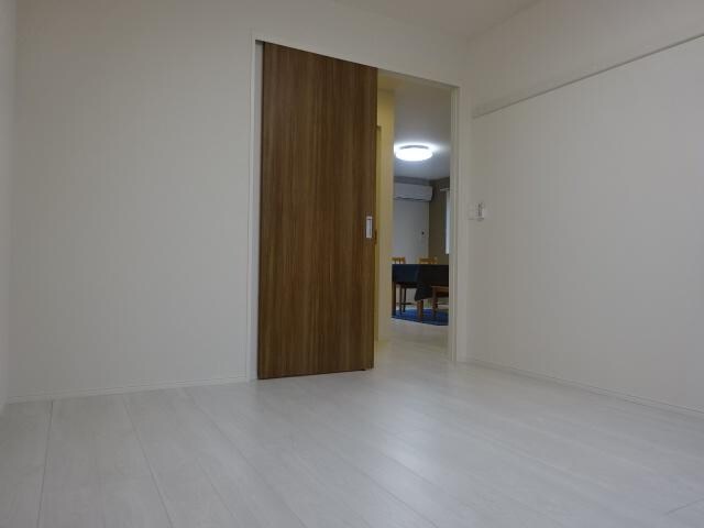 物件内観写真12　(洋室)