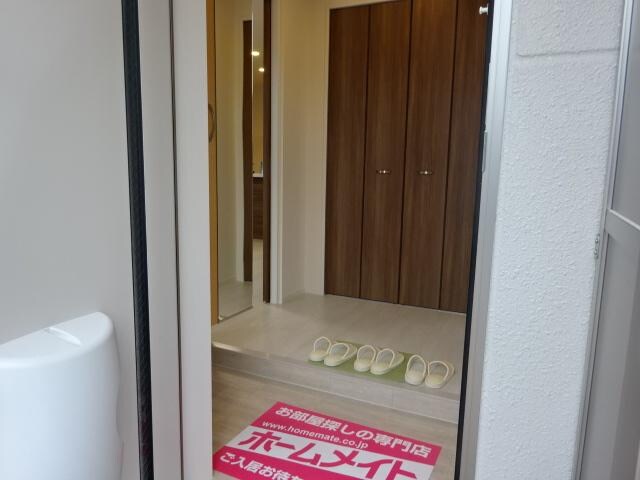 物件内観写真18　(玄関)
