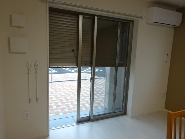 物件内観写真28　(シャッター)