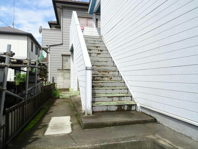 物件外観写真2　(エントランス部分)